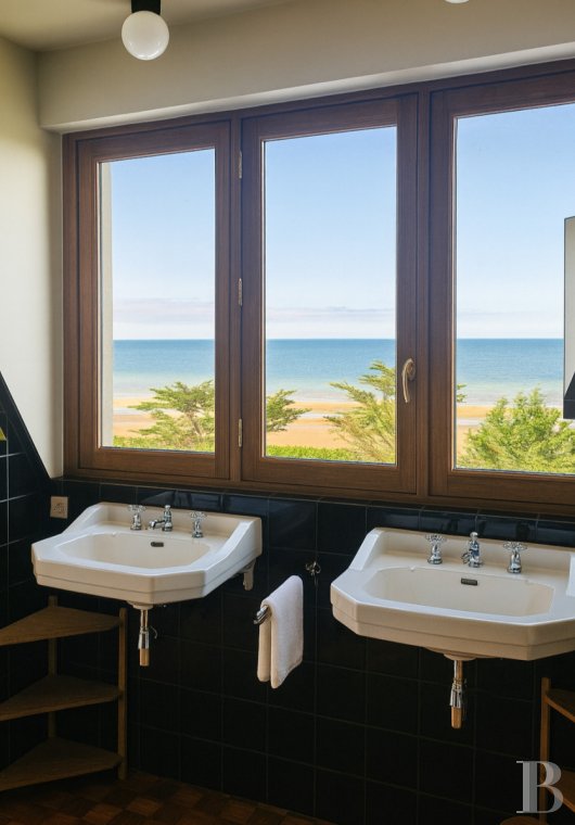 Dans le Calvados, à Vierville-sur-Mer, une villa surplombant Omaha Beach - photo  n°21